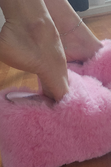 I love my beautiful new slippers. So comfy and sexy. That's how you have to worship me by sending the little presents like my dedicated fan Greg